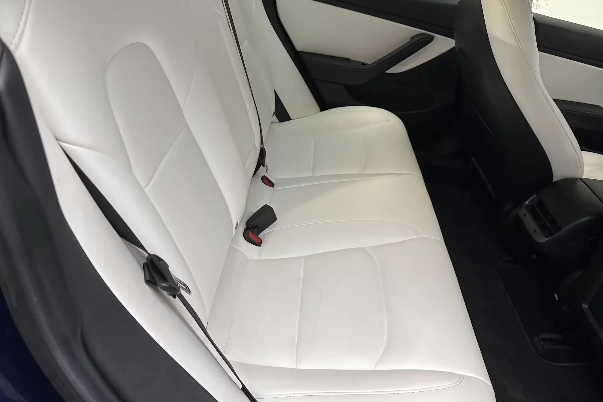 Tesla Model 3 Long Range AWD - widok 8