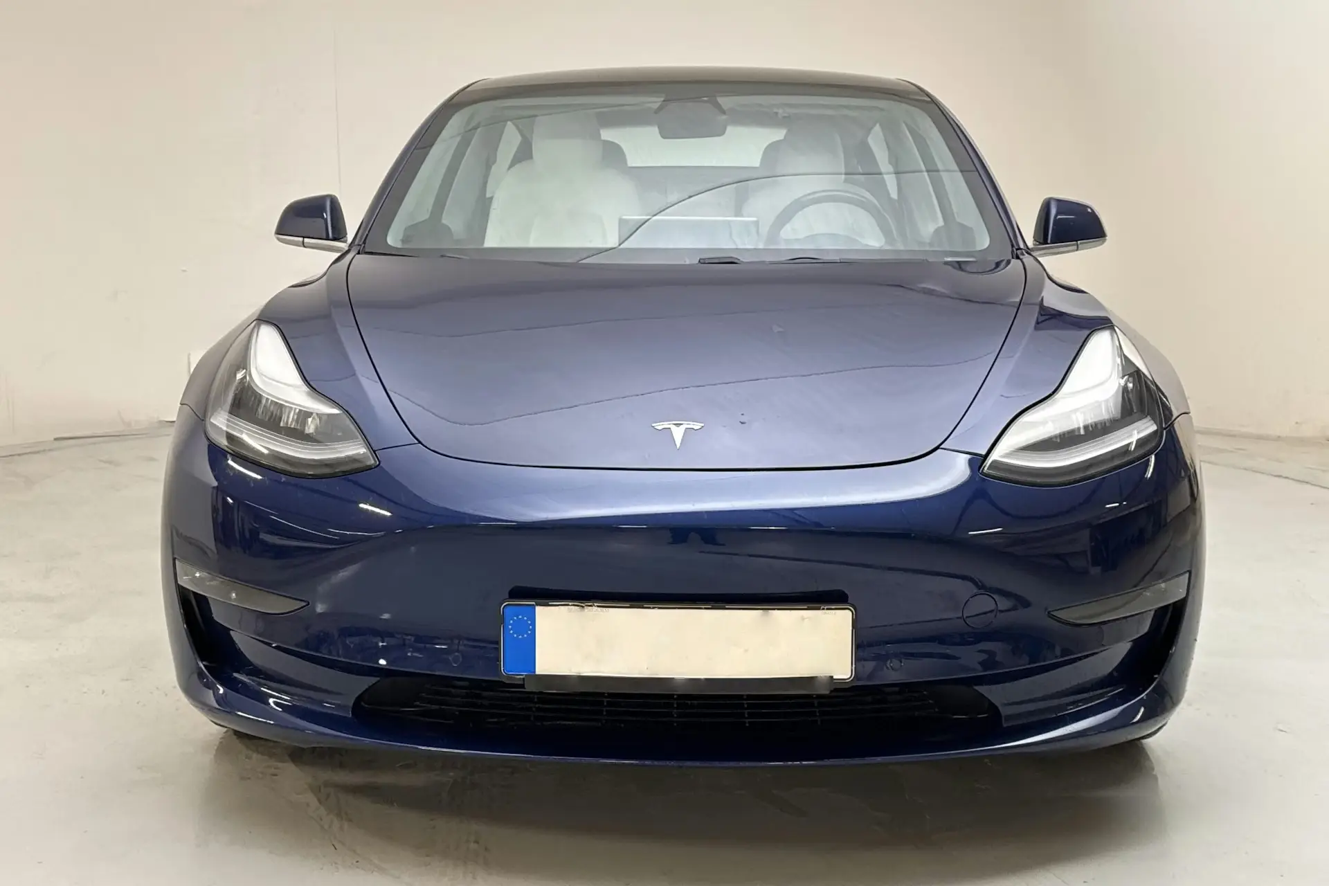 Tesla Model 3 Long Range AWD - widok 2