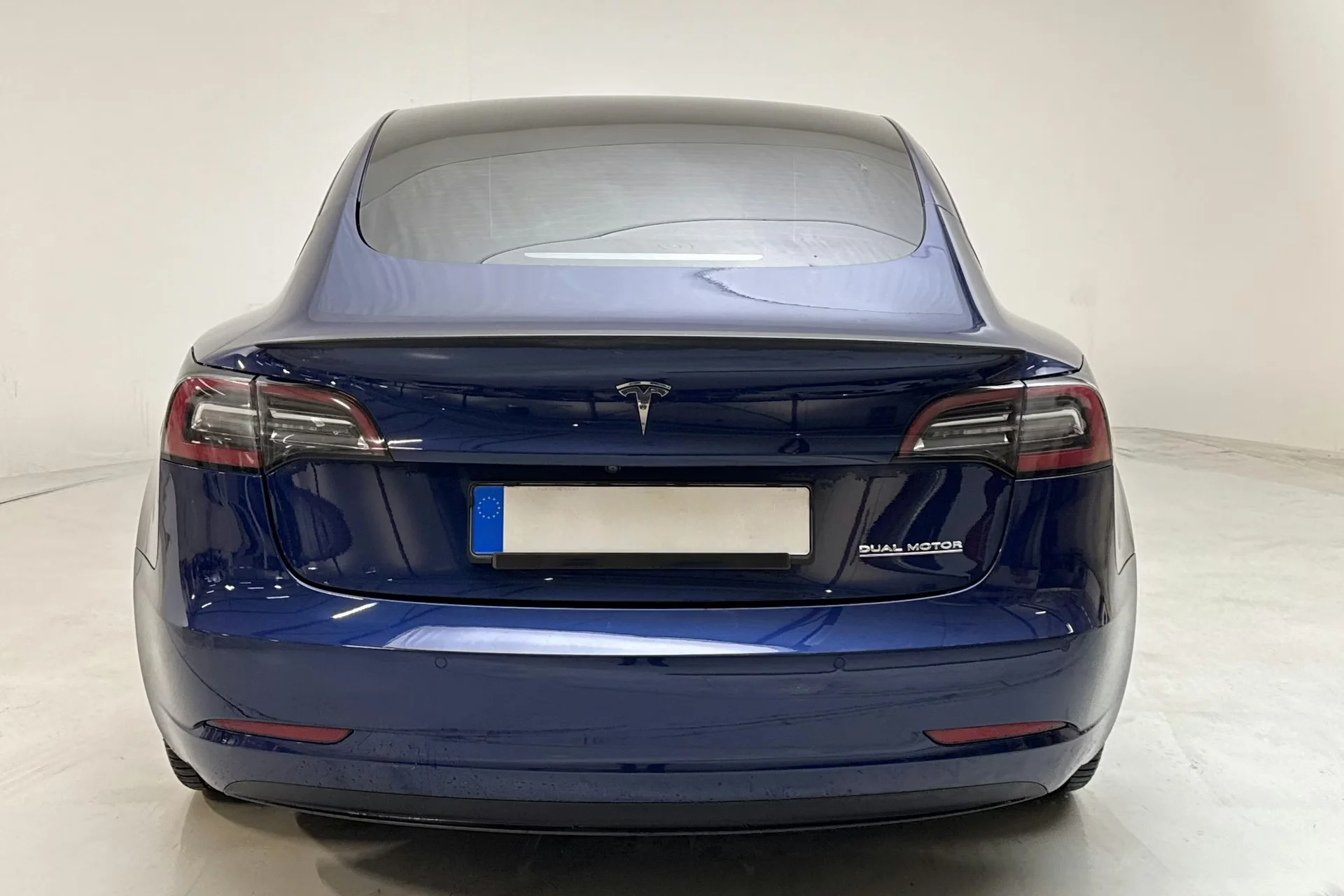 Tesla Model 3 Performance - widok 5
