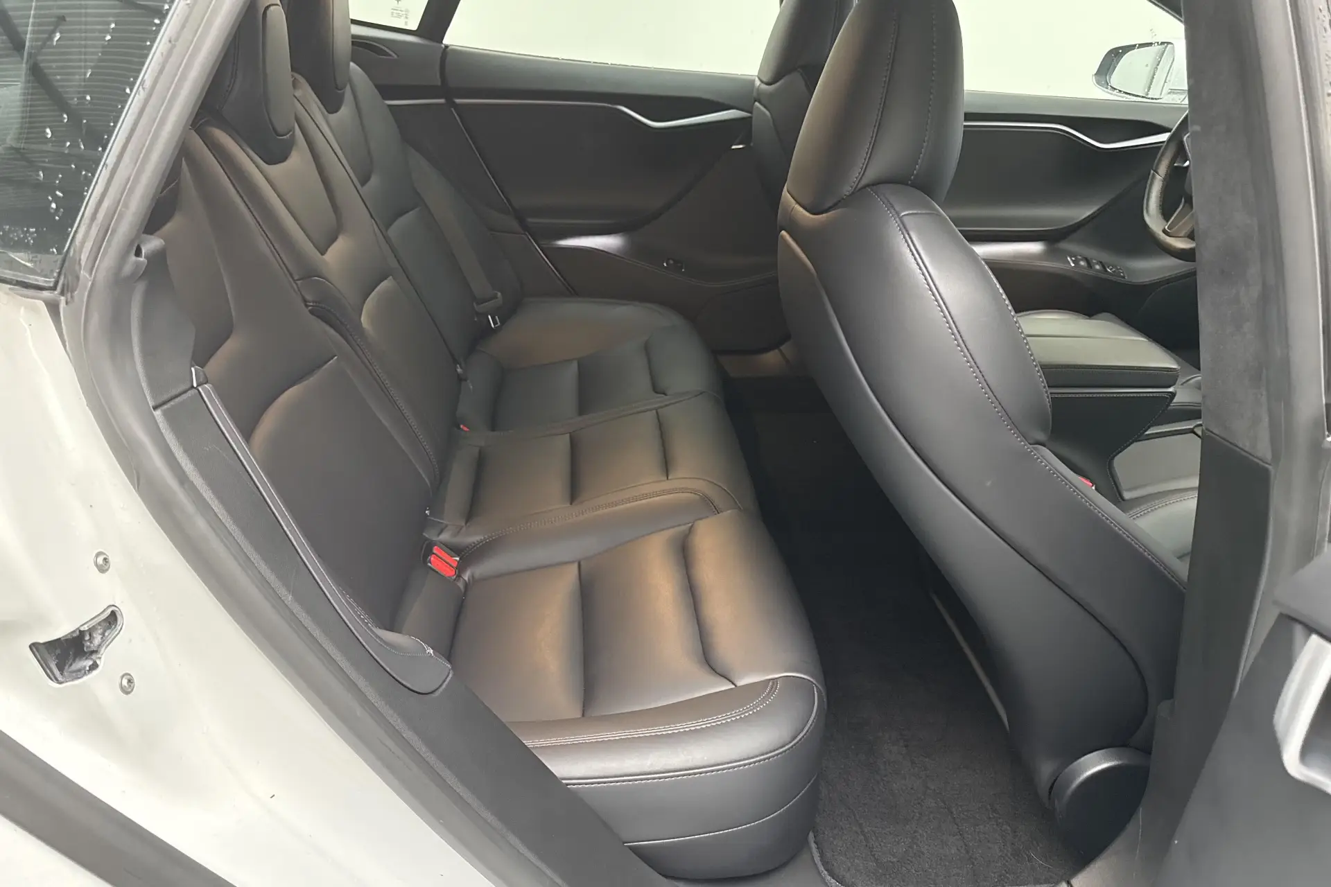 Tesla Model S Long Range Plus - widok 8