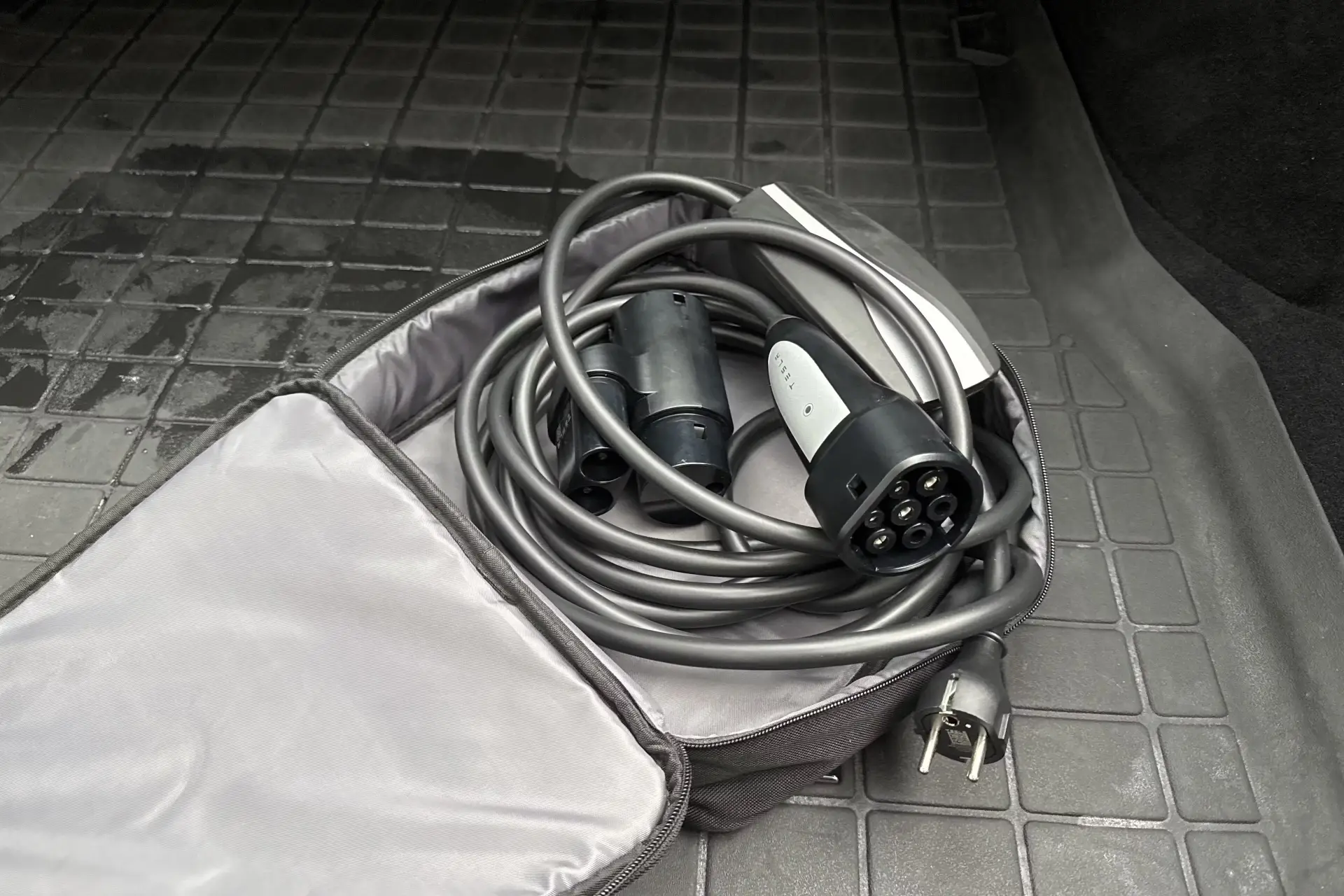 Tesla Model S Long Range Plus - widok 10