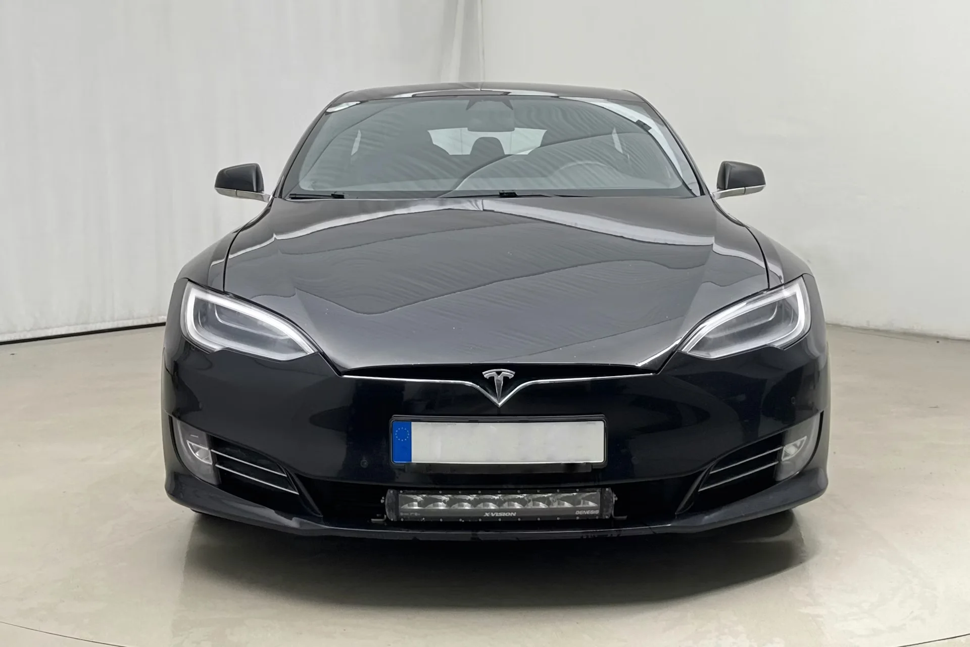 Tesla Model S Long Range - widok 2
