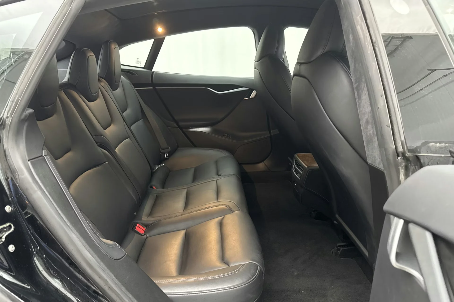 Tesla Model S Long Range - widok 9