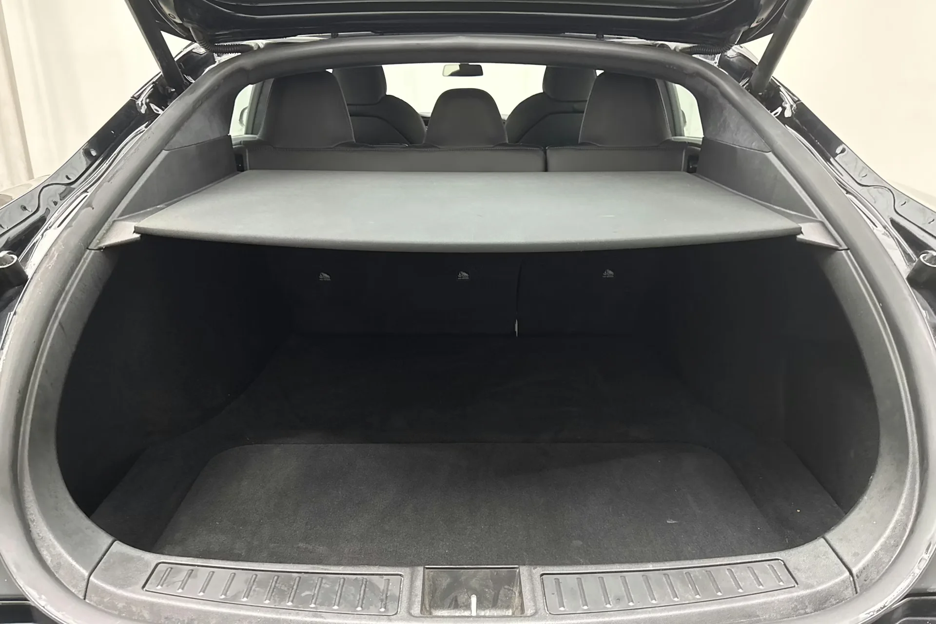 Tesla Model S Long Range - widok 10