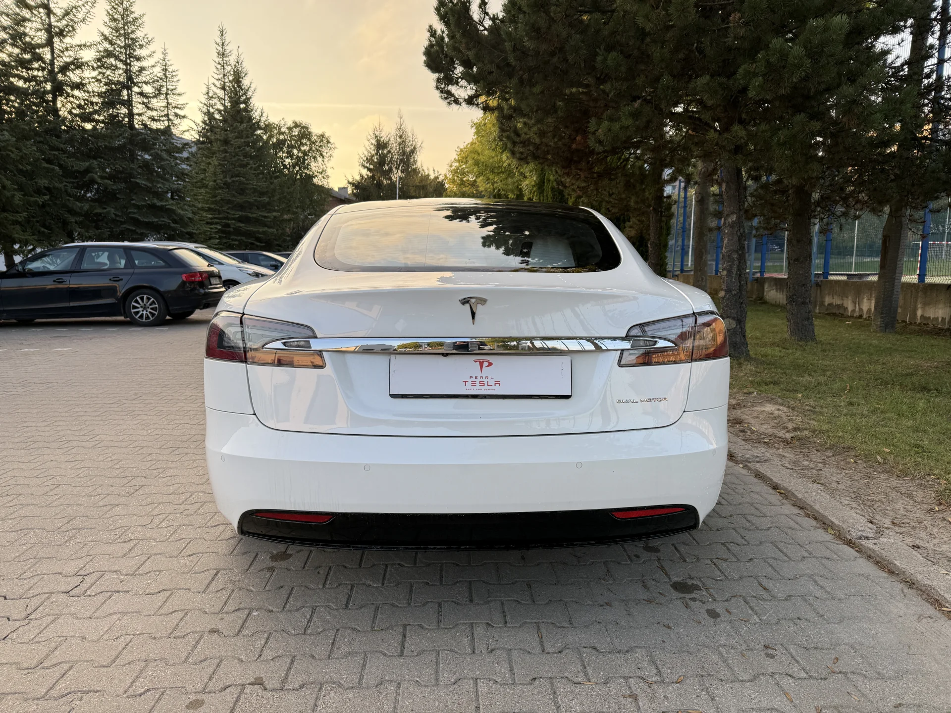 Tesla Model S Long range - widok 5