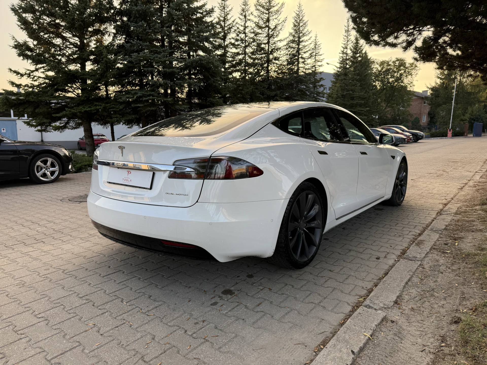 Tesla Model S Long range - widok 6