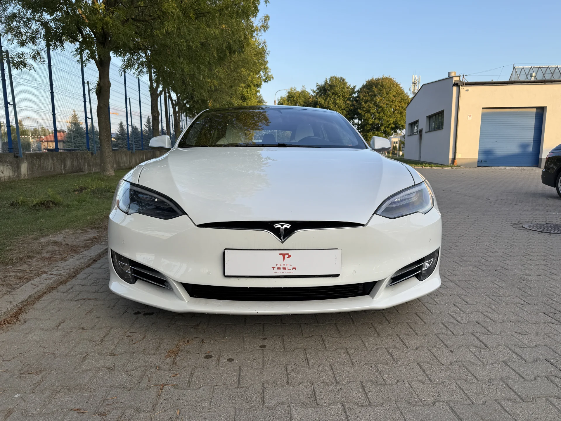 Tesla Model S Long range - widok 2