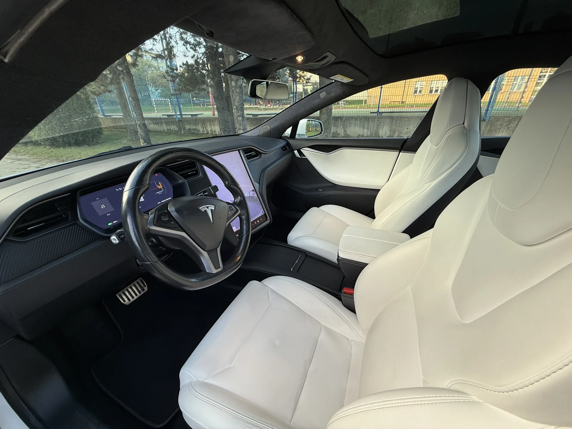 Tesla Model S Long range