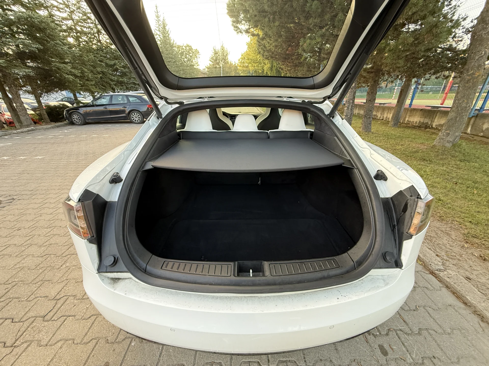 Tesla Model S Long range - widok 13