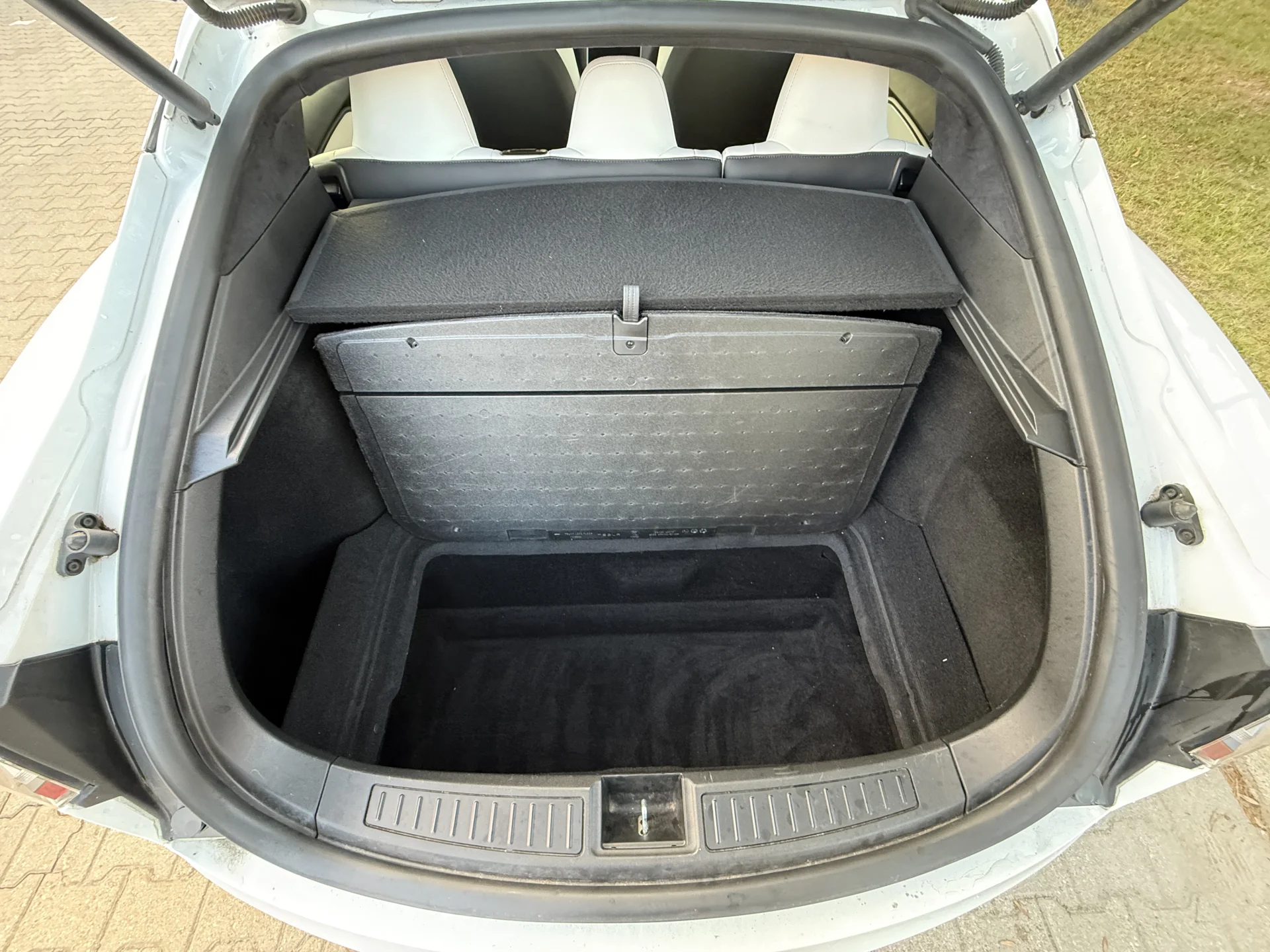 Tesla Model S Long range - widok 15