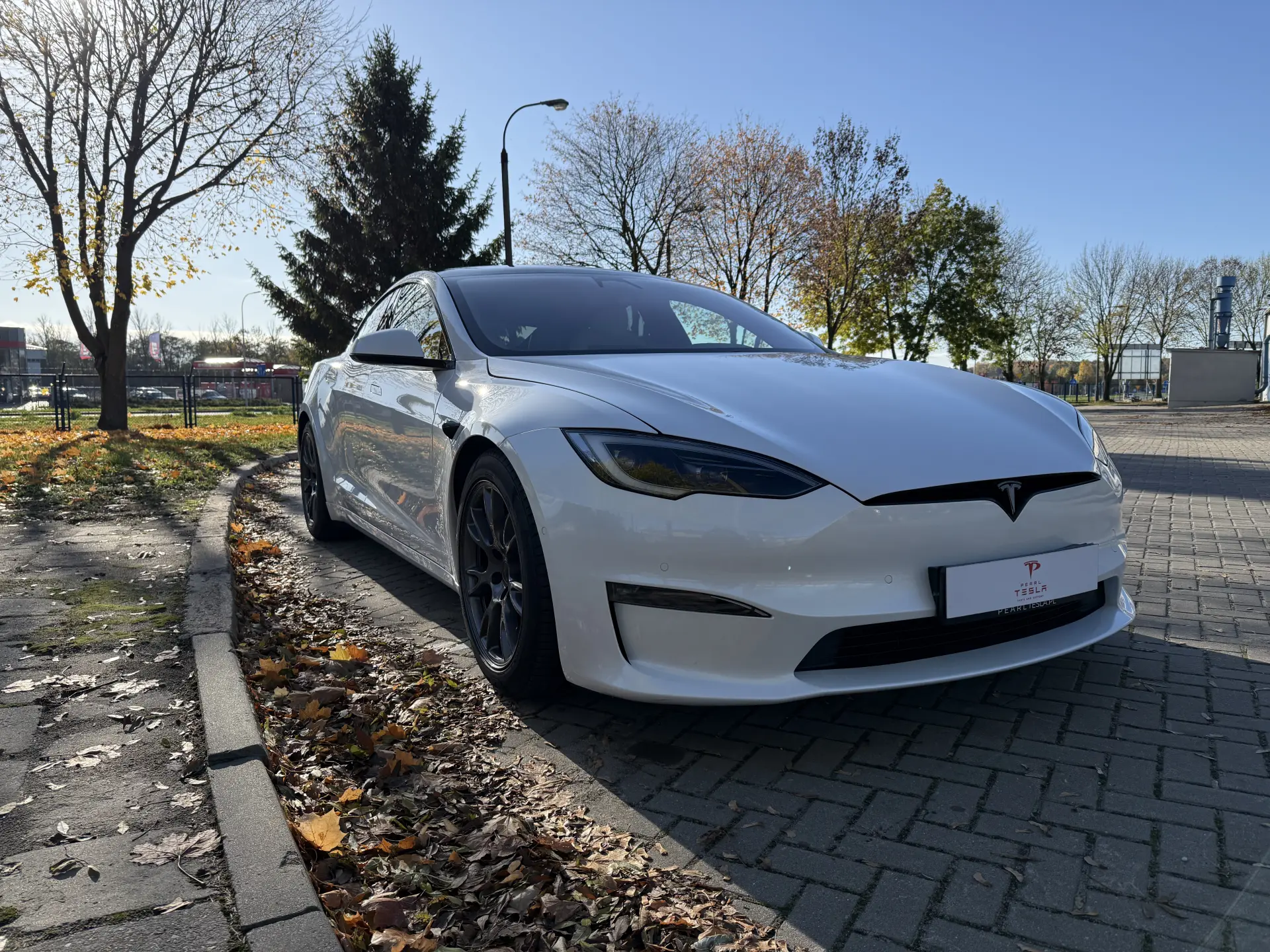 Tesla Model S Long range - widok 8