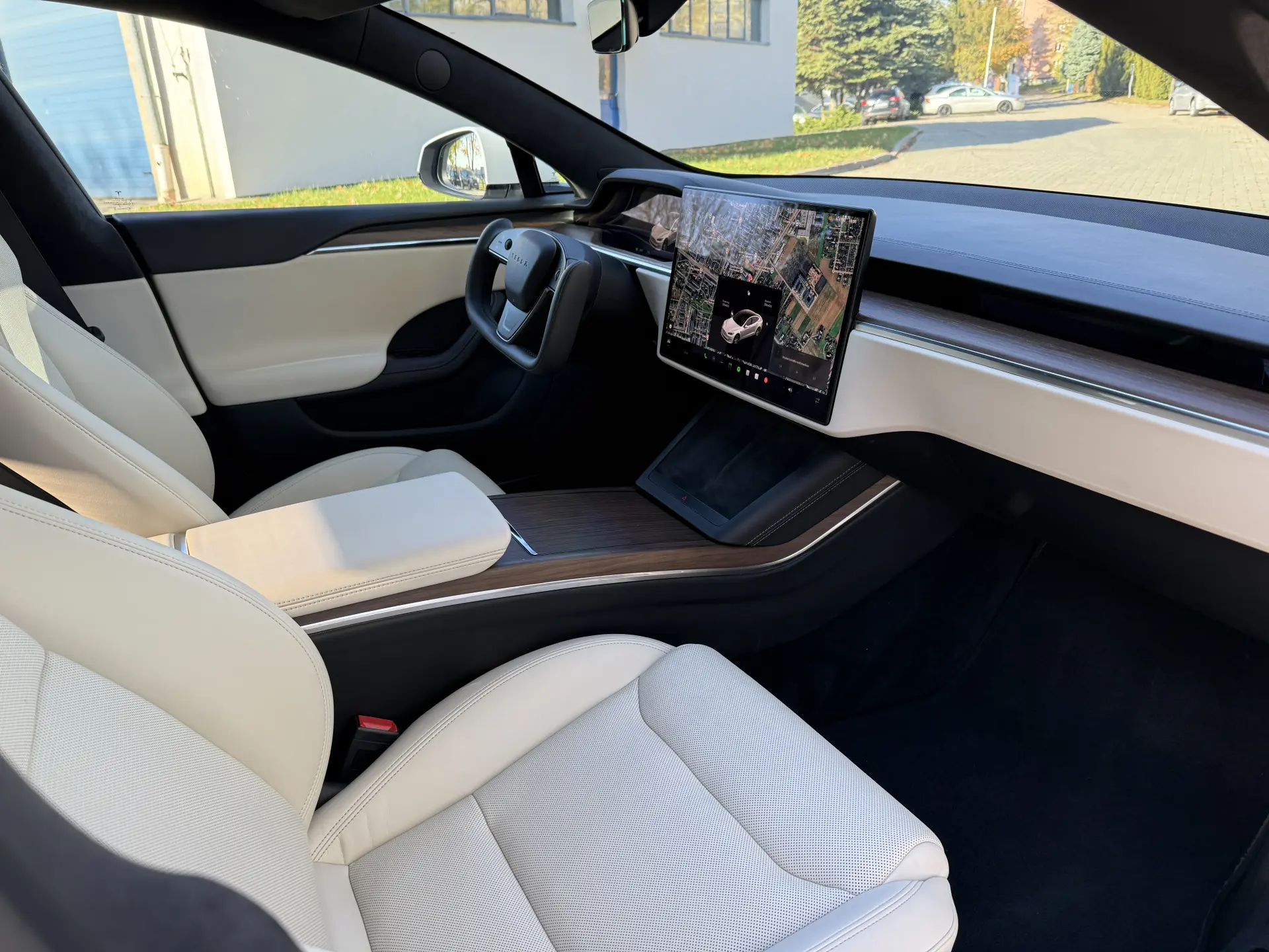 Tesla Model S Long range - widok 10