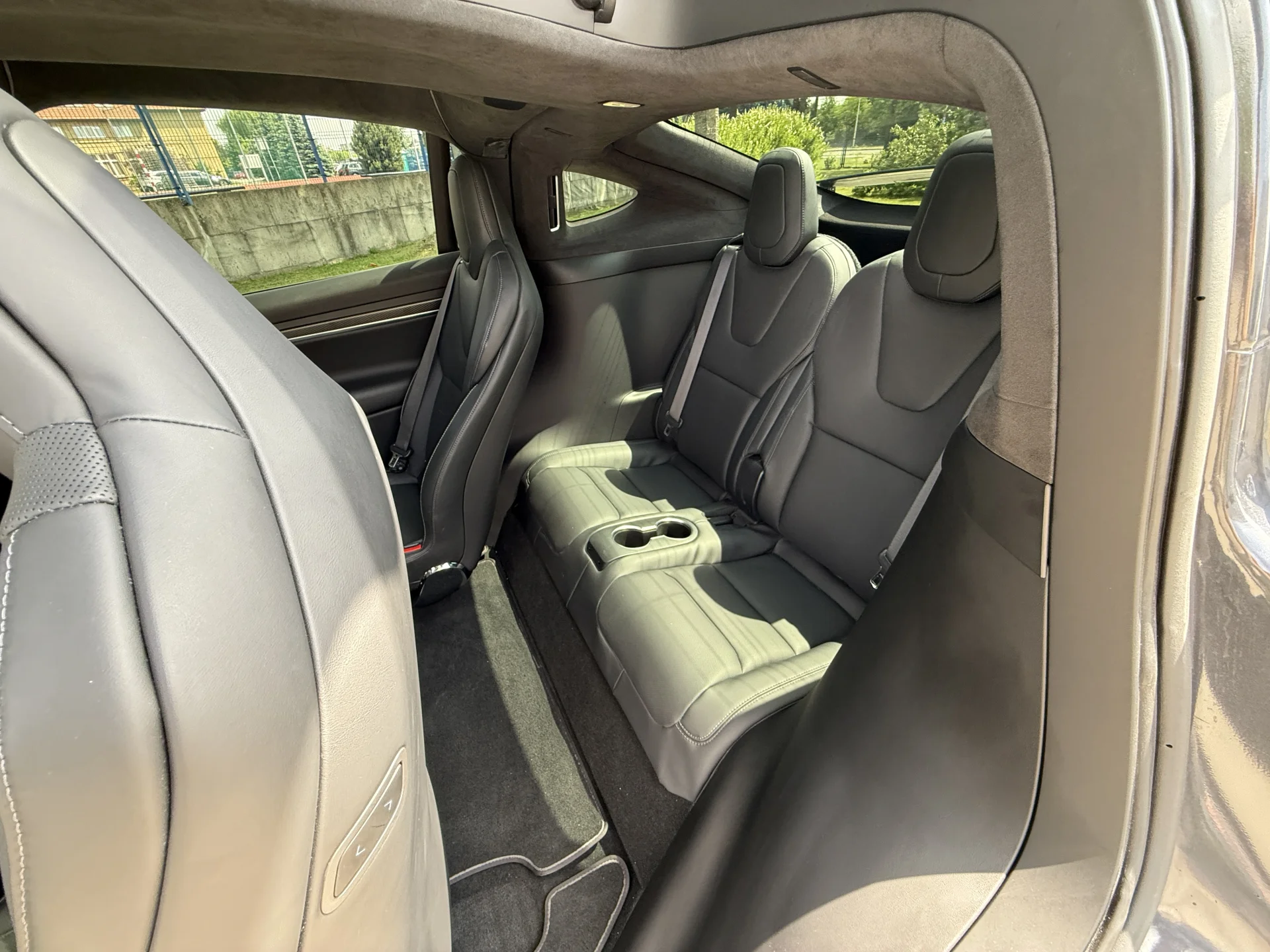 Tesla Model X Plaid - widok 13