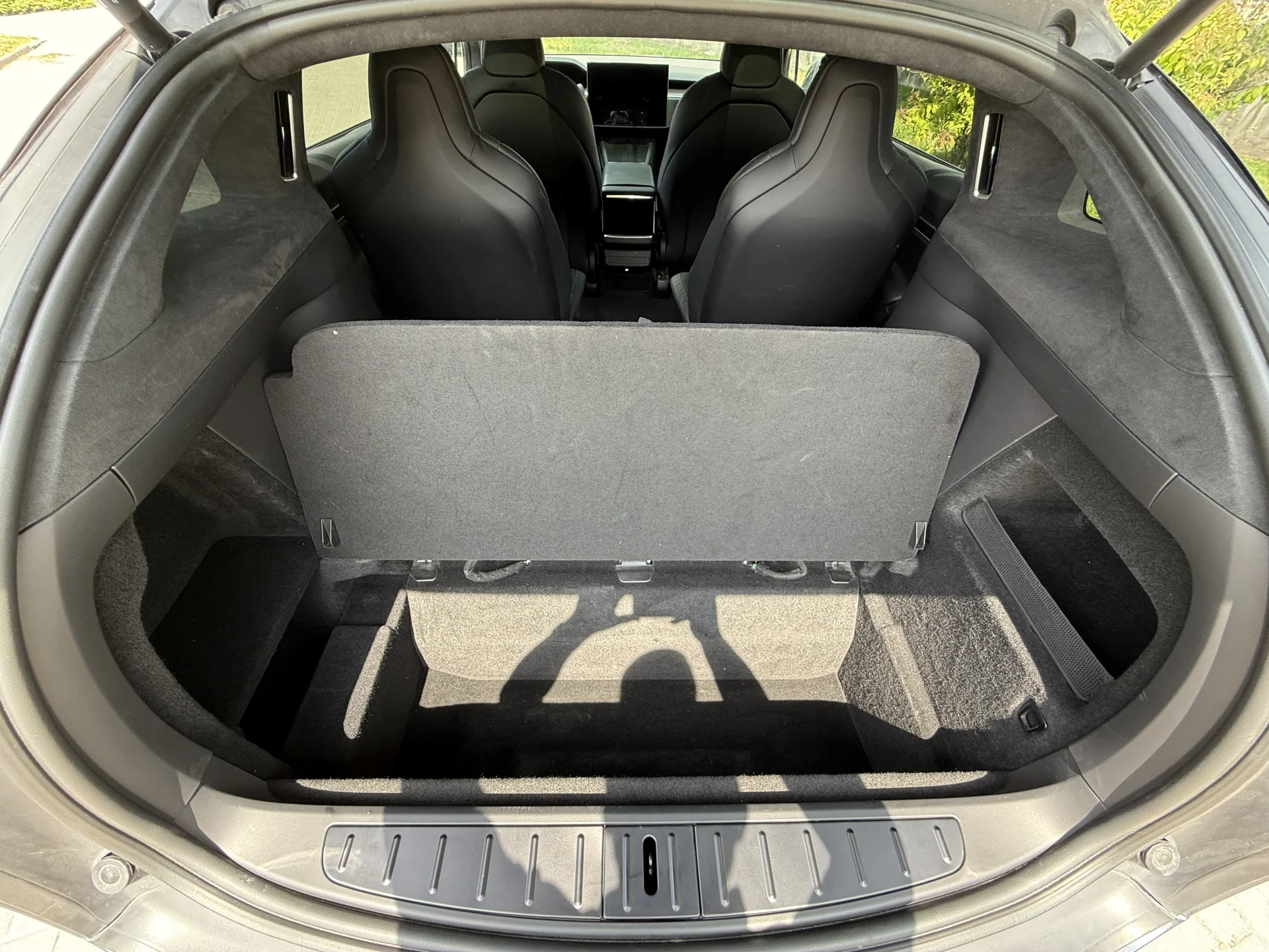 Tesla Model X Plaid - widok 16