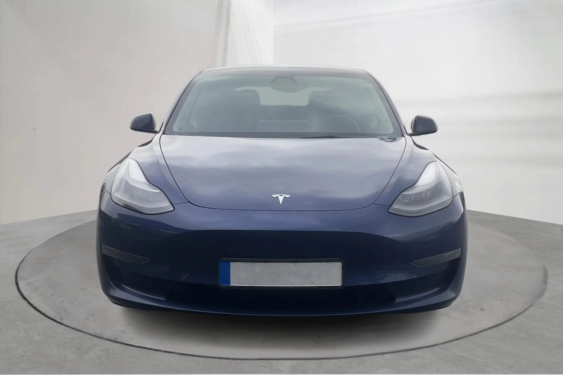 Tesla Model 3 Long Range - widok 2