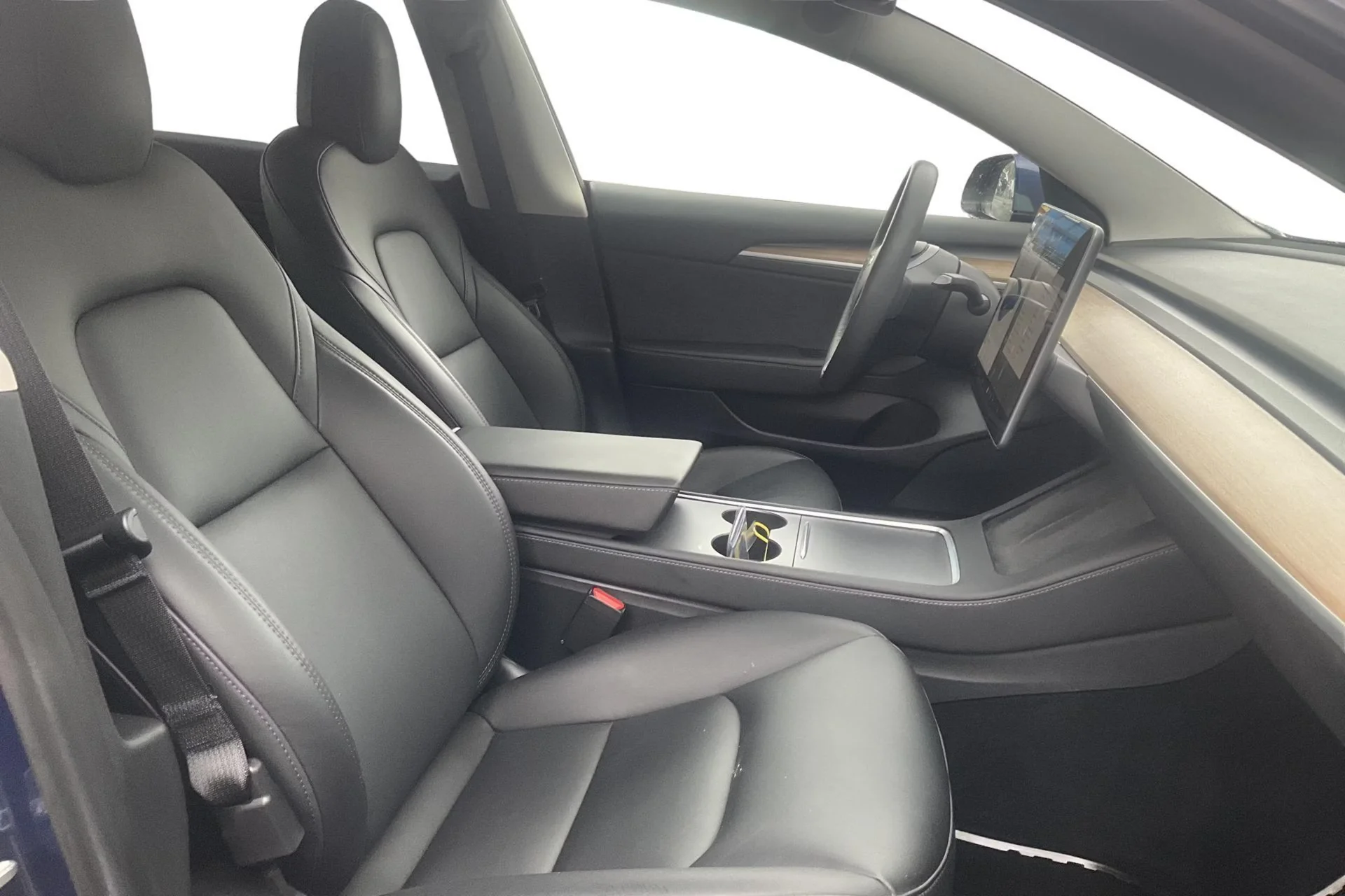 Tesla Model 3 Long Range - widok 6