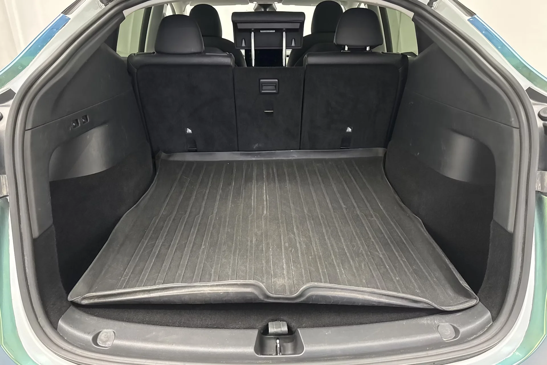 Tesla Model Y Long Range - widok 7