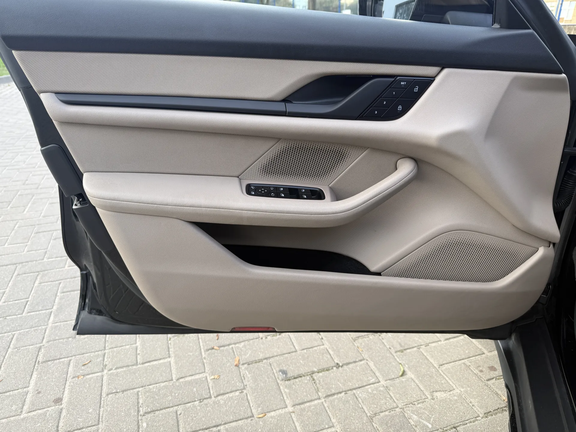 Porsche Taycan 4 Cross Turismo - widok 17