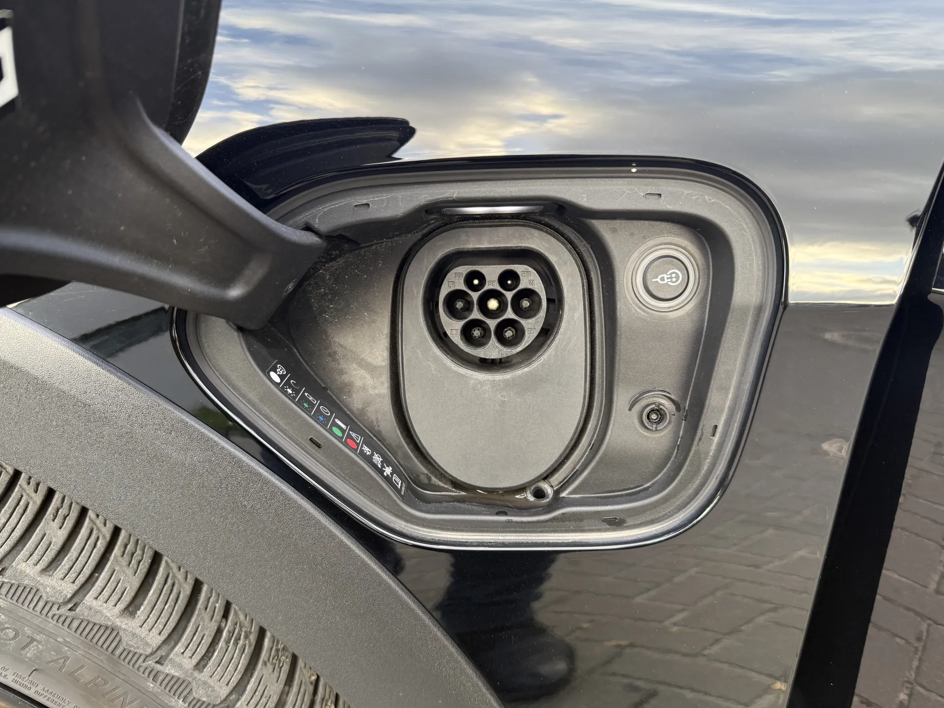 Porsche Taycan 4 Cross Turismo - widok 21