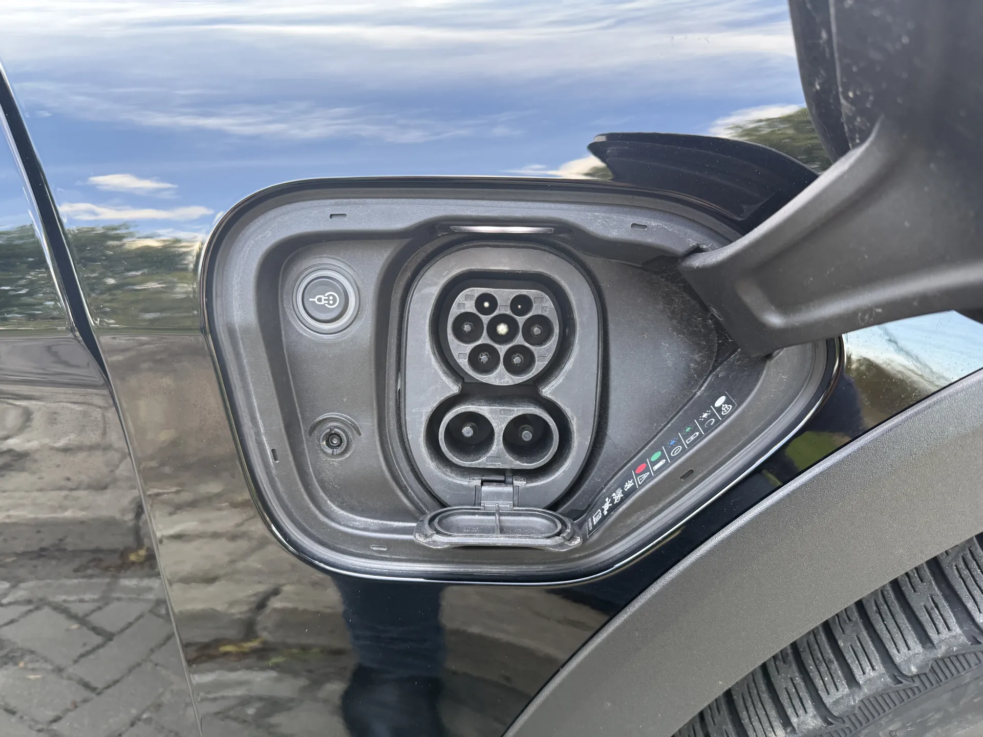 Porsche Taycan 4 Cross Turismo - widok 22