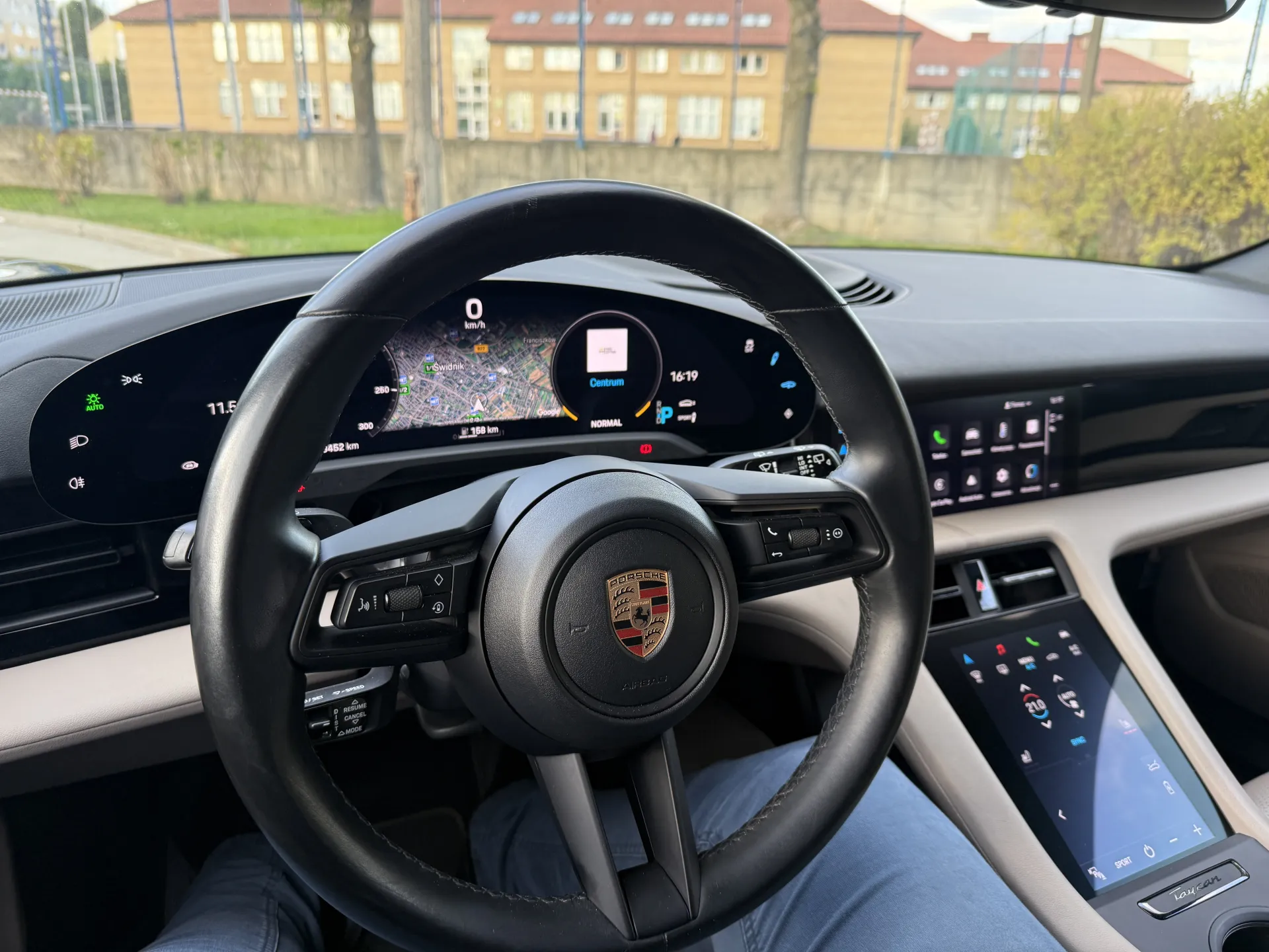 Porsche Taycan 4 Cross Turismo - widok 23