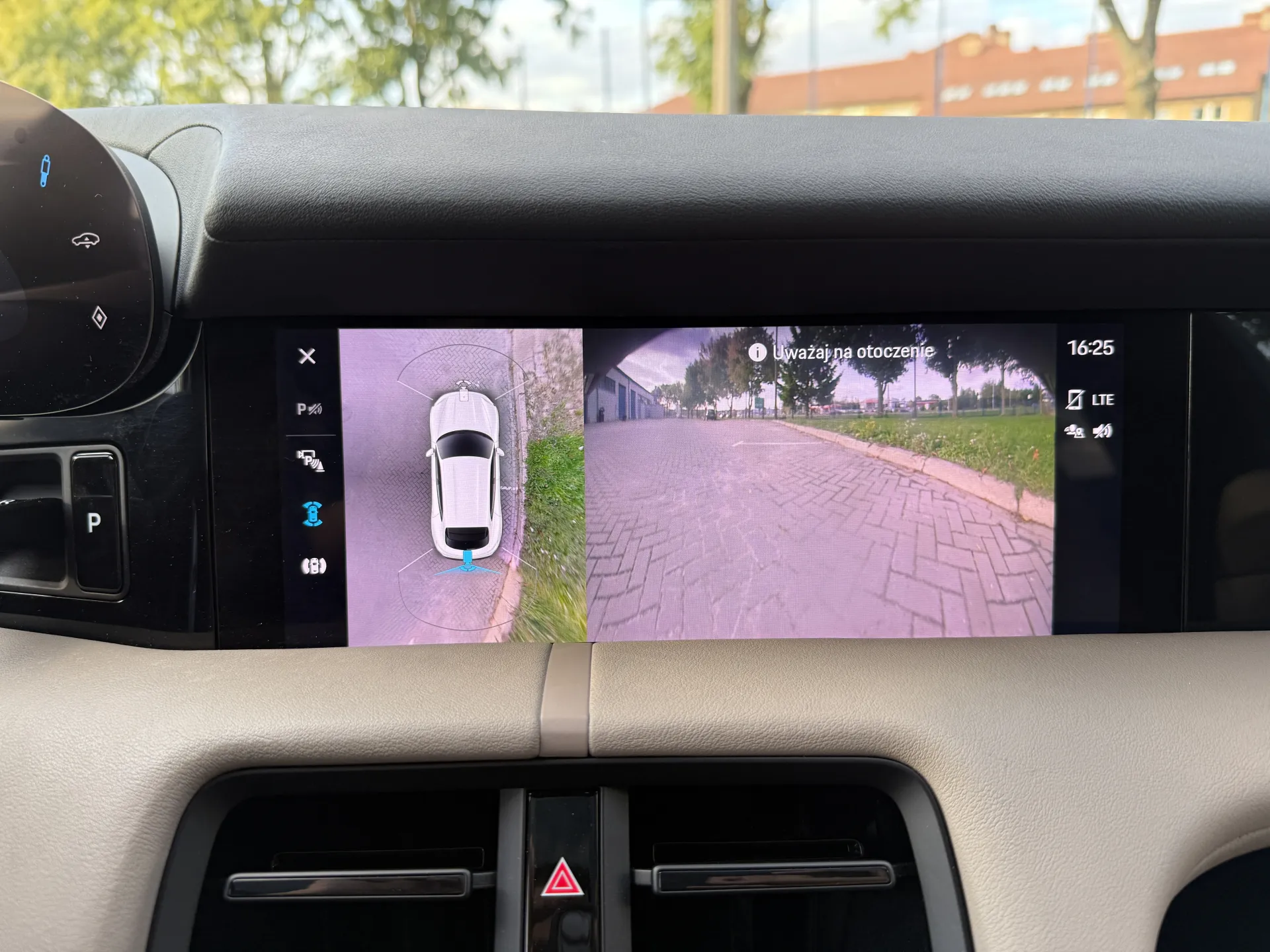 Porsche Taycan 4 Cross Turismo - widok 30